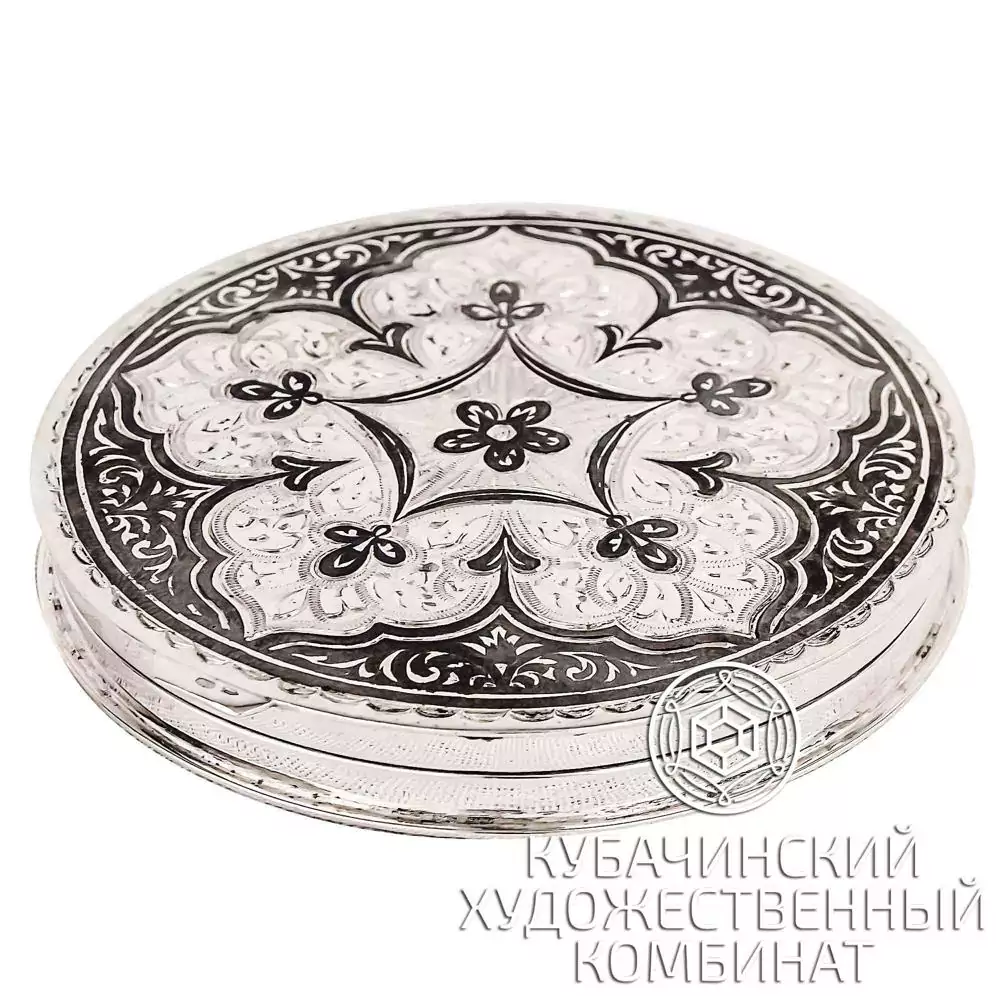 Пудреница из серебра