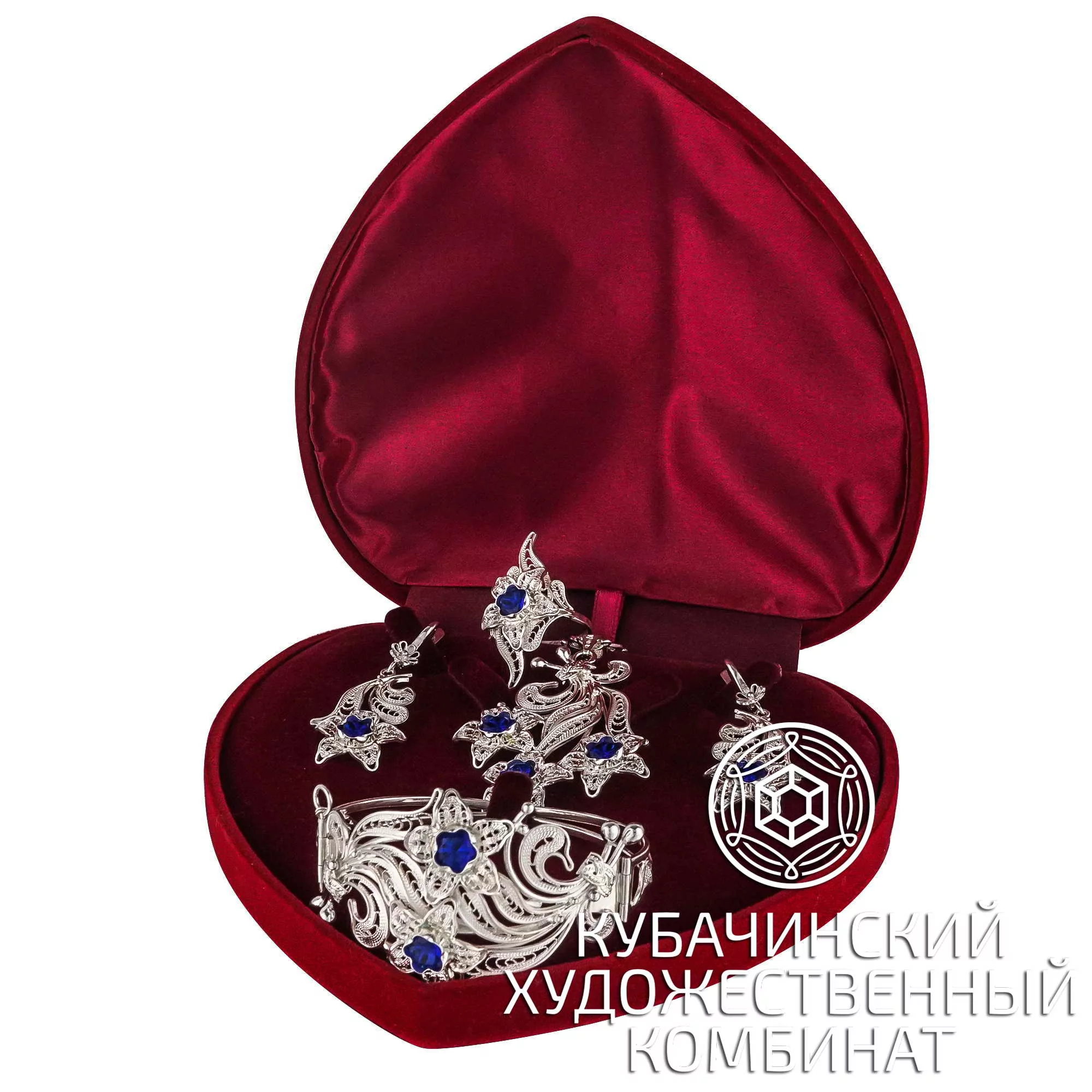 Комплект украшений из серебра