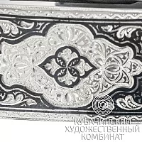 Ремень с серебряной пряжкой
