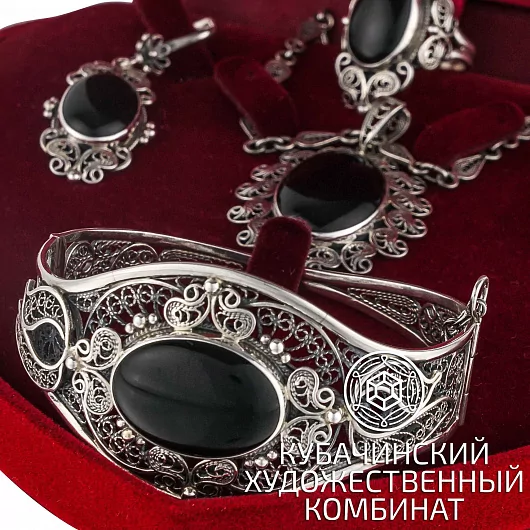 Комплект украшений из серебра