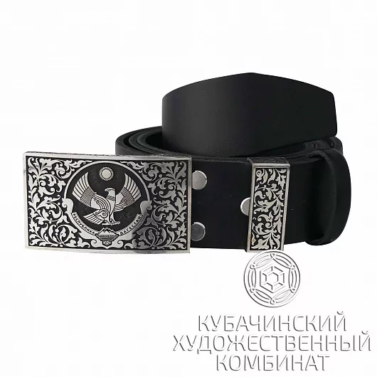 Ремень с серебряной пряжкой 