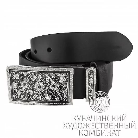 Ремень с серебряной пряжкой