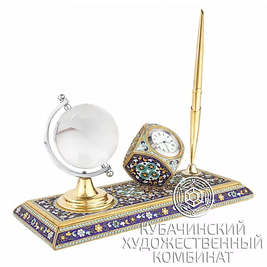 Настольные часы из серебра