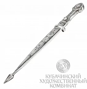 Серебряные кинжалы и сабли
