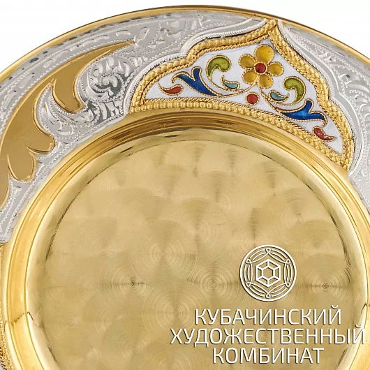 Блюдце из серебра
