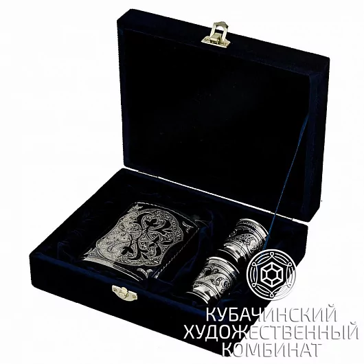 Подарочный набор с фляжкой на 150 мл и 2 стопками на 40 мл