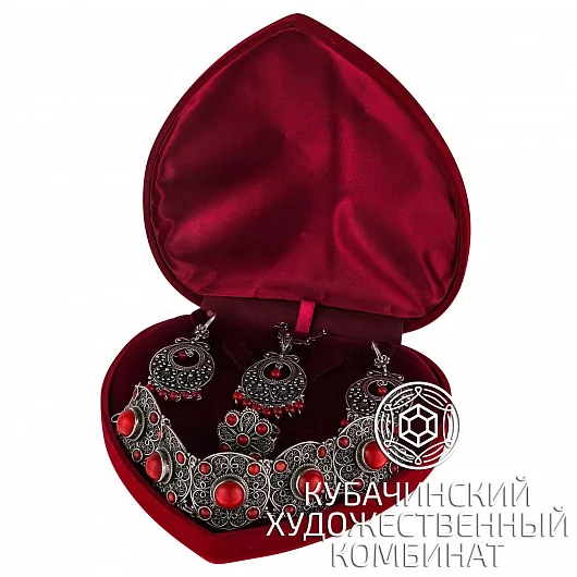 Комплект украшений из серебра