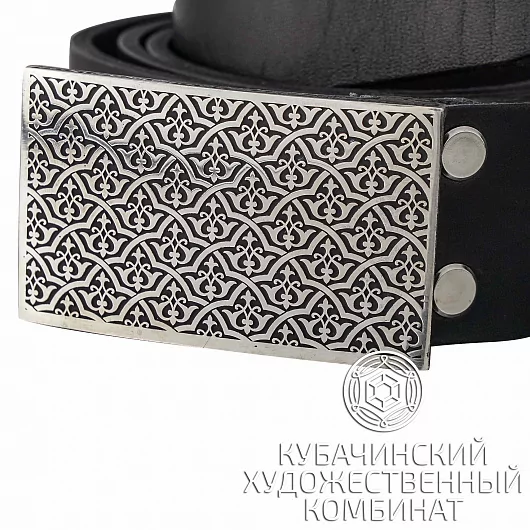 Ремень с серебряной пряжкой 