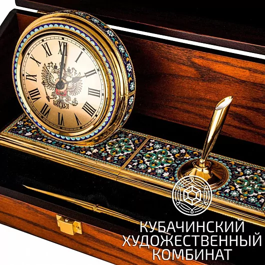 Настольные часы из серебра