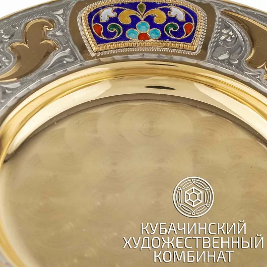 Блюдце из серебра